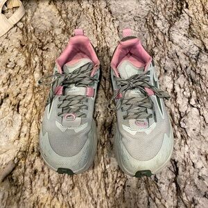 Altra Women's timp 5. Pink and Gray Athletic Shoes